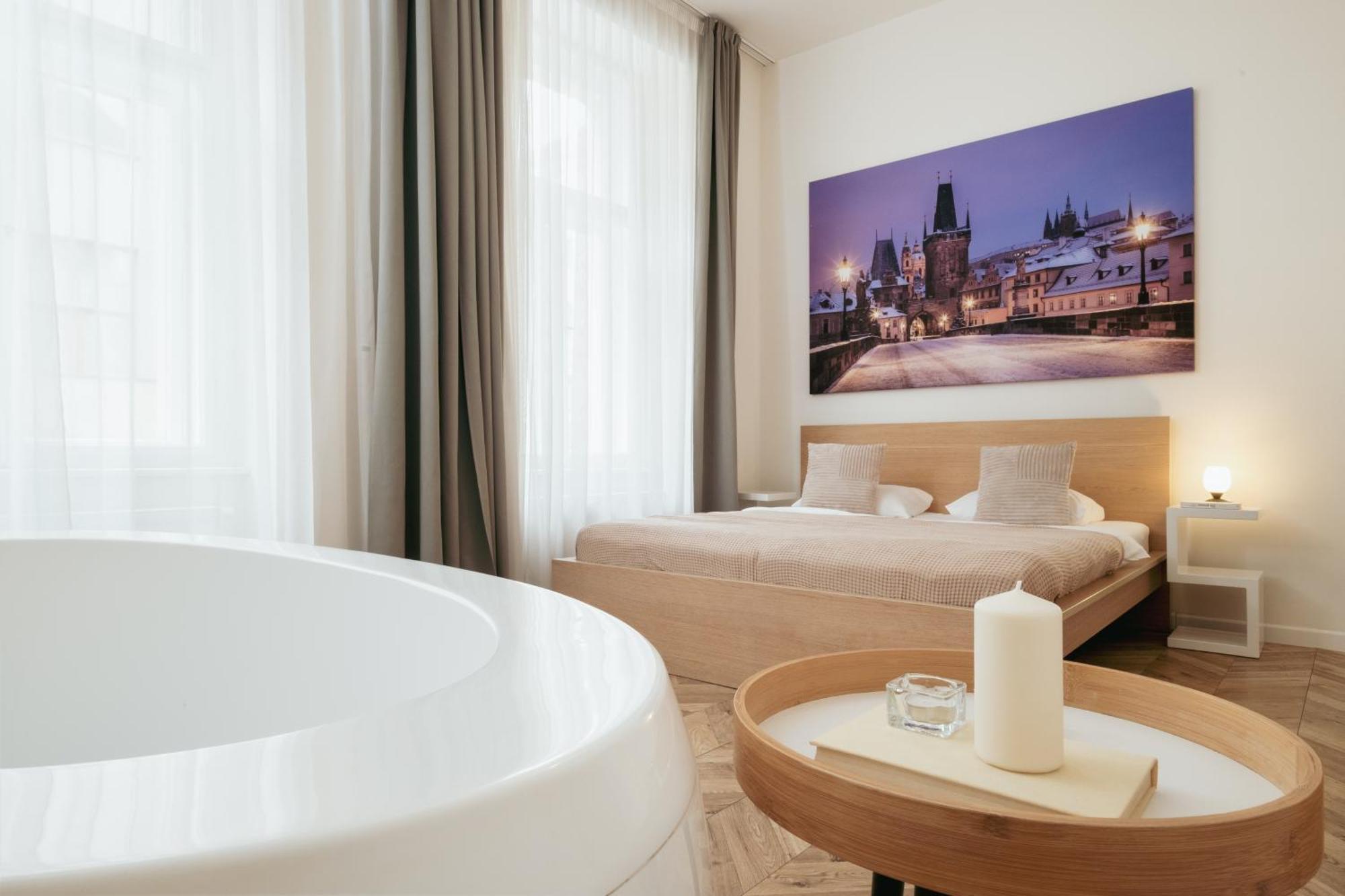 Two Bedroom Near Park In Vinohrady By Days Appartamento
