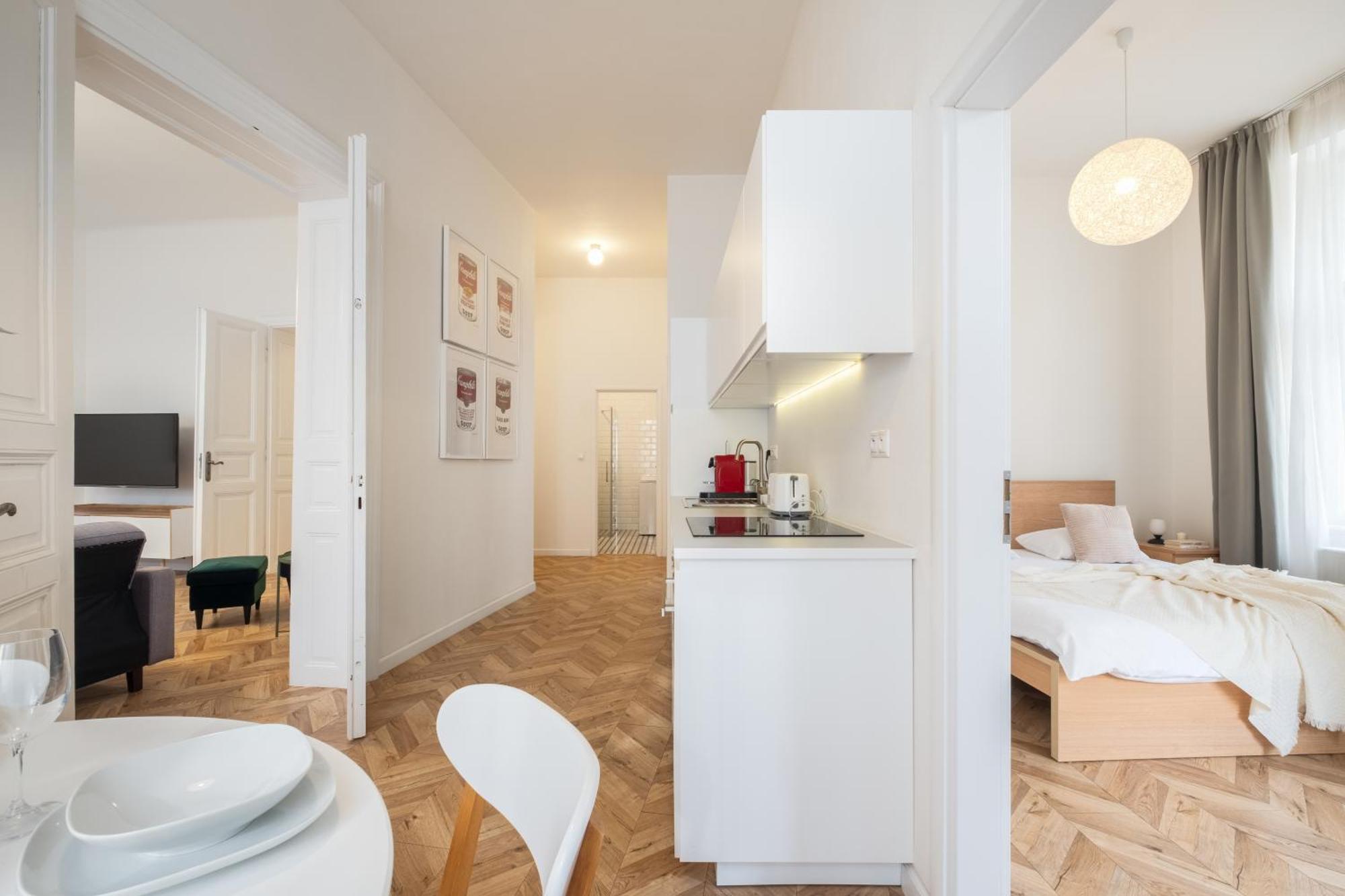 Two Bedroom Near Park In Vinohrady By Days Appartamento *