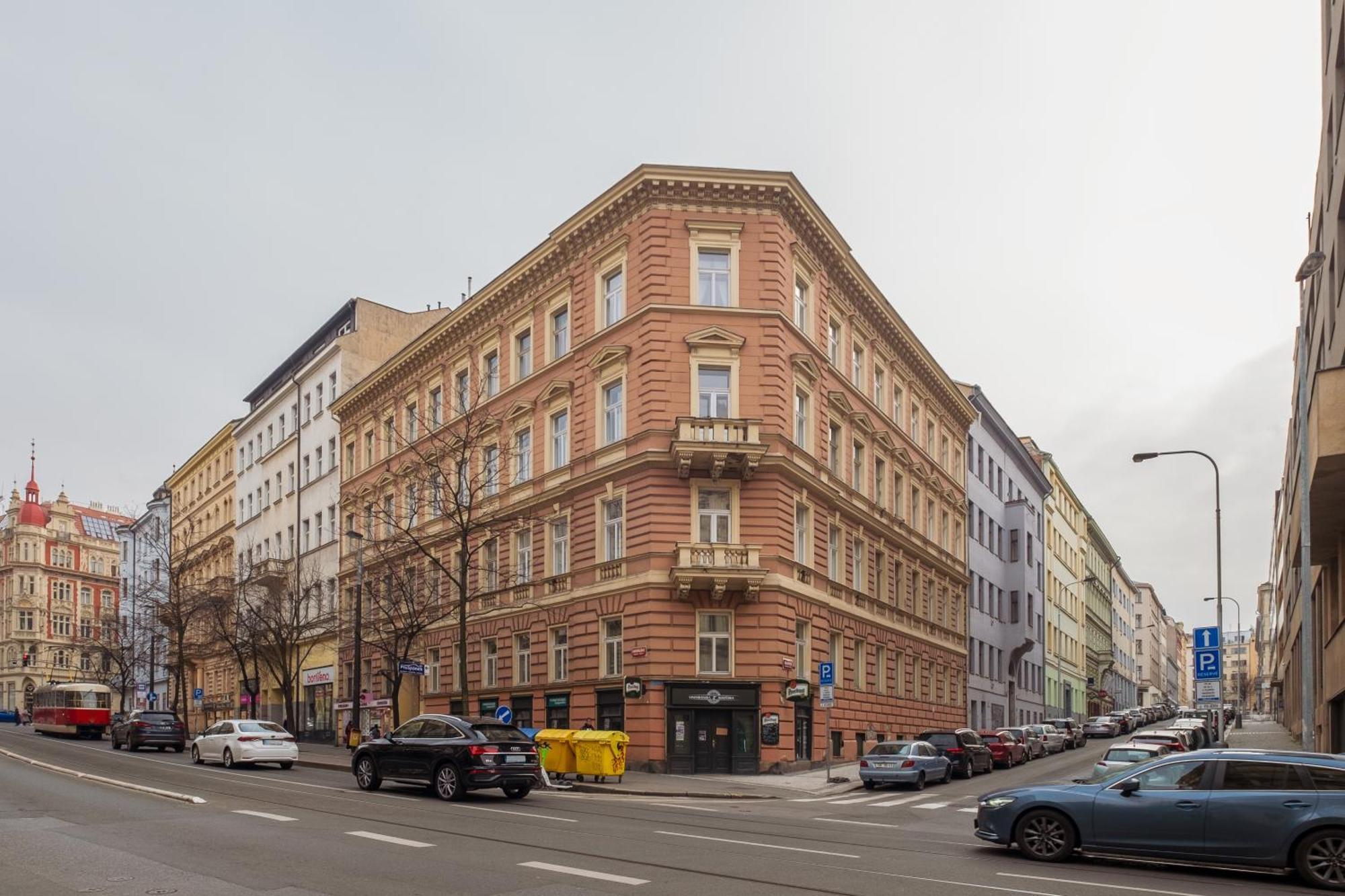 Two Bedroom Near Park In Vinohrady By Days * Praga